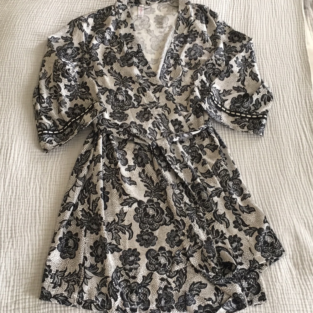 Silk -like Pre-Wedding Robe